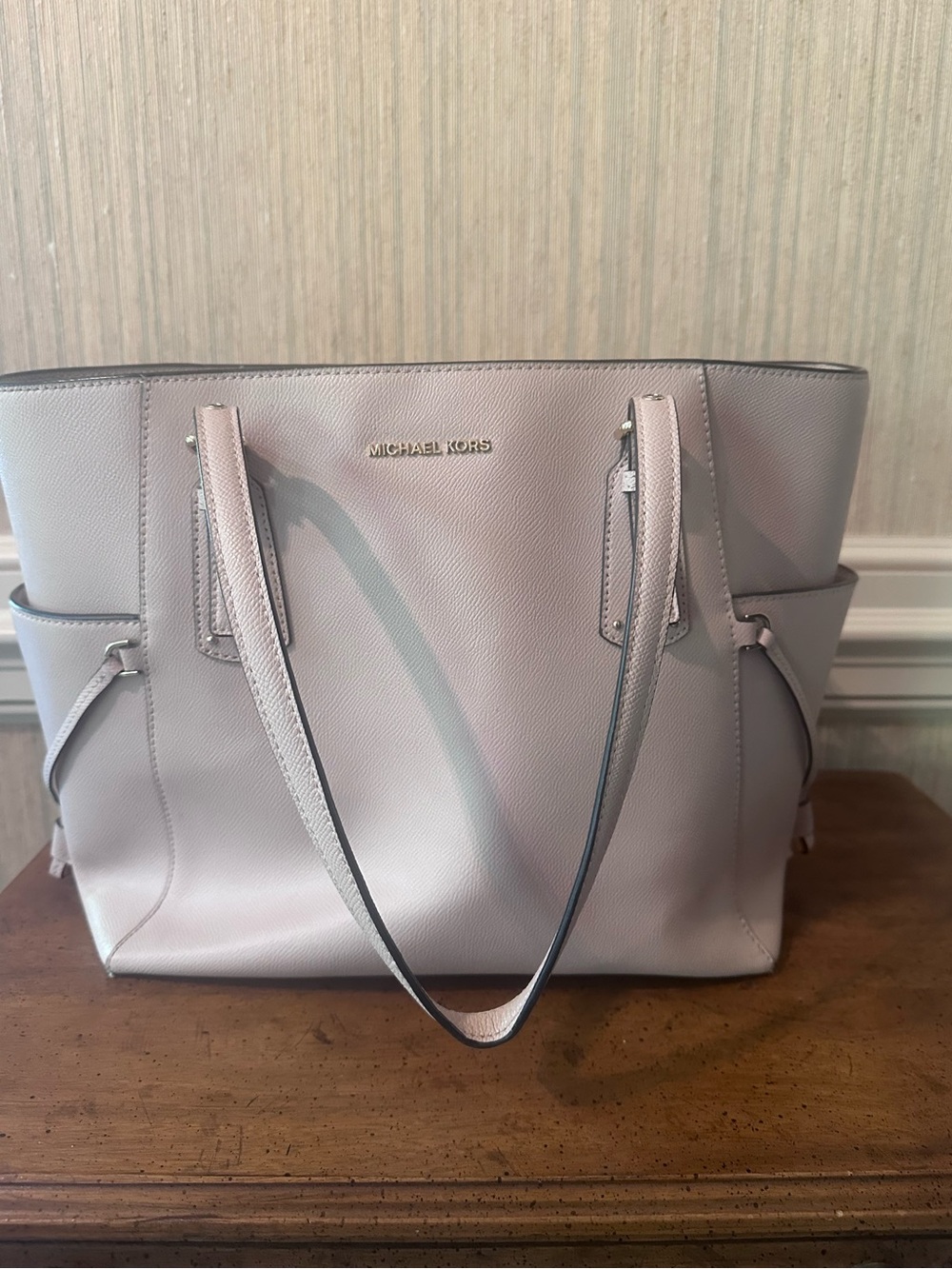 Michael Kors bag - light pink - good condition/ stain on the inside- see pics